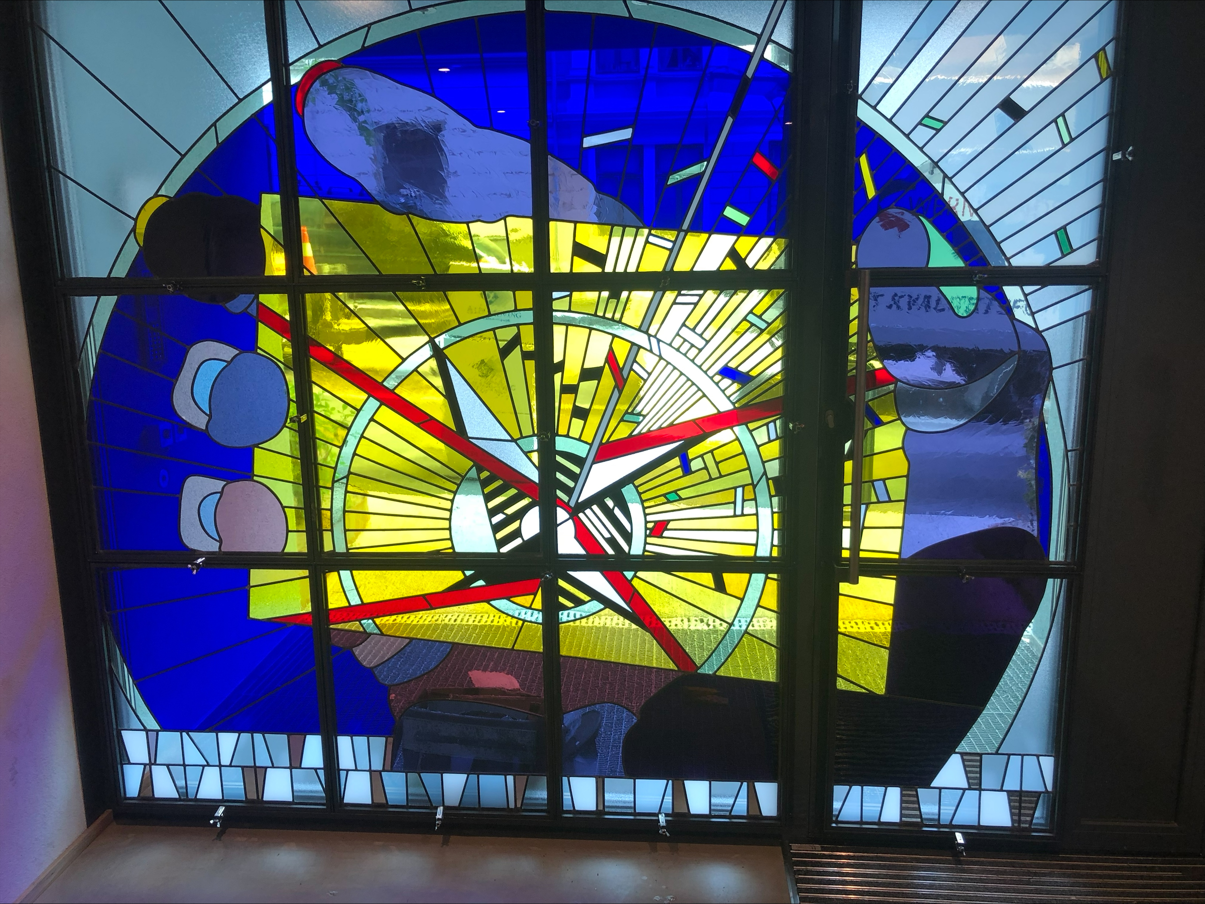 Håndlaget blyglass Oslo - unike glassløsninger til vinduer, dører og dekor fra Norsk Kunstglass AS.